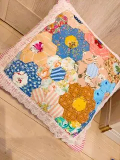 ハンドメイド パッチワークマット フリークロスヘキサゴン 花柄 - メルカリ