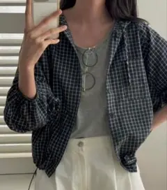 チェック柄フード付きルーズシャツ美品のサムネイル