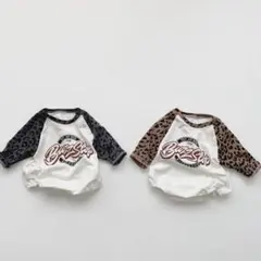 韓国子供服　ヒョウ柄BIGロゴロンパース