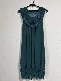 ティール フリル付きドレス
