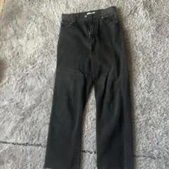 ブラック ストレートデニムパンツ