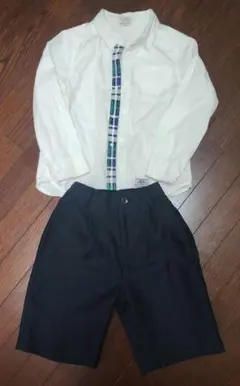 ホワイトシャツとブラックショートパンツセット110cm