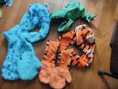 ディズニー　マフラーキャップ2点セット[ティガー&サリー] 3点セット】ディズニーマフラーファンキャップチェシャ猫