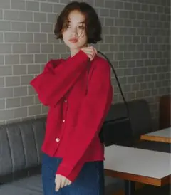 赤 カーディガン