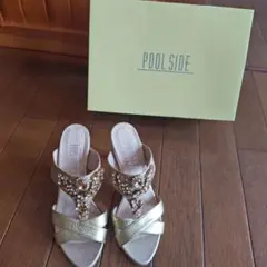 POOL SIDE ゴールド ビジューサンダル