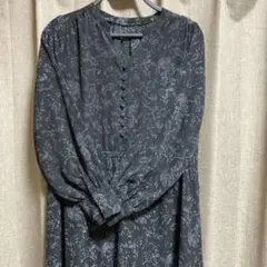 ワンピース 黒　花柄　長袖　レディースロング　総柄　ゆったり　秋・冬