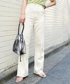 Kastane ハイウエスト紐付きカラーデニムのサムネイル