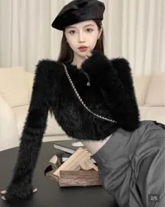 SHEIN黒ファークロップドトップス