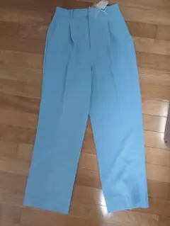 タックワイドパンツ