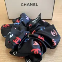 CHANEL ロゴ入り サテンシュシュノベルのサムネイル