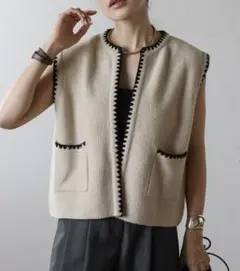 【新品・タグ付】ハマグリステッチニットベスト/BONJOUR SAGAN