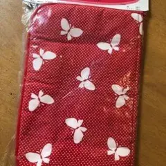 赤い蝶模様のタブレットケース