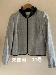 未使用　RIFANNE 光沢　フォーマルジャケット　襟フリル　ノーカラー