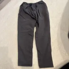 BREEZE　グレーのコットン混合　長ズボン　130cm