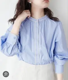 タグ付き　はまぐり刺繍配色ギャザーブラウス