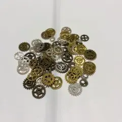 金属製の歯車型パーツ