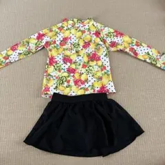 フルーツ柄ラッシュガード　スカートセット　ブランシェス