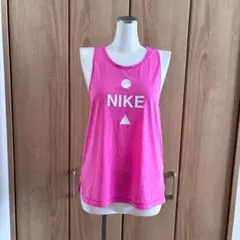 NIKE ピンクタンクトップ