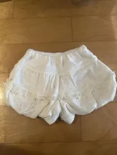 mezzo piano フリル付きホワイトハーフパンツ