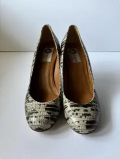 最終値下げ！未使用　LANVIN パンプスのサムネイル