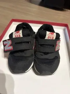 New Balance 313 ブラック/レッド スニーカー