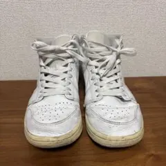 NIKE AIR JORDAN 1 MID ホワイト スニーカーのサムネイル