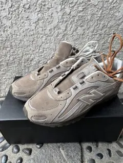 ニューバランス　204L マッシュルーム