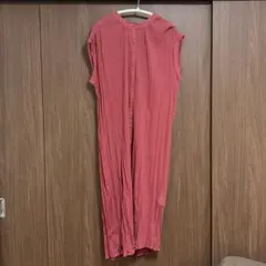 しわ加工 赤ワンピースのサムネイル