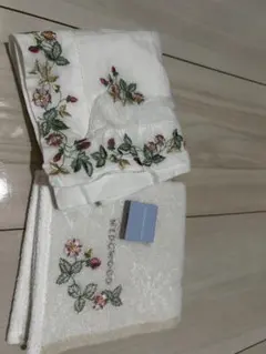 WEDGWOOD 花柄刺繍 大判ハンカチ・タオルハンカチ