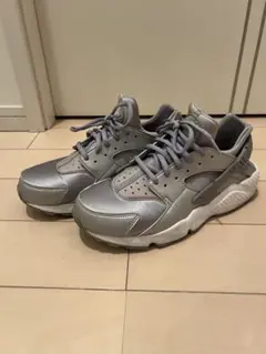 Nike Air Huarache グレー スニーカー