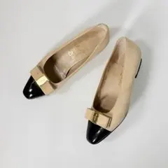 SalvatoreFerragamo ヴァラリボン パンプス スエード 6.5Cのサムネイル