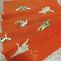 古布（2560）正絹　江戸縮緬はぎれ　紅花染め　鶴刺繍