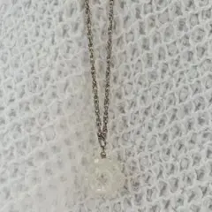 クリスタルビーズ球形ペンダントネックレス