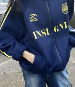 ジップアップトレーナー