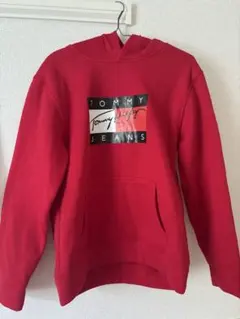 TOMMY JEANS フード付きパーカー レッド