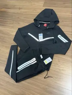 新品 メンズM/S ブラック 新作テックフリース セットアップ 赤タグ NIKE