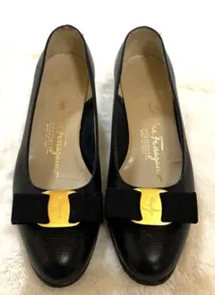Salvatore Ferragamo⭐︎サルヴァトーレフェラガモ⭐︎ヴァラ