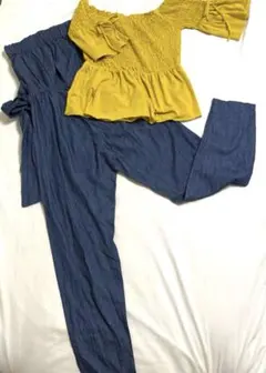 美品　オフショルダーとノースリーブリボンオールインワンデニムパンツセットアップ