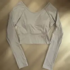 【美品】ヨガピラティスウェア バックラウンド 長袖