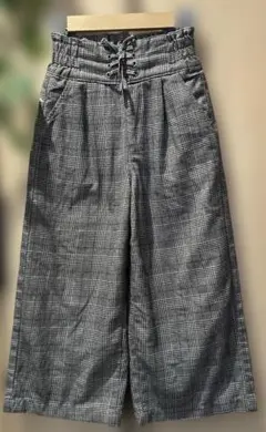 ワンシーズン着用 女児 １３０ワイドパンツ 中古 古着