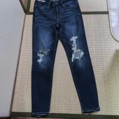 American Eagle スキニーデニム ダメージ加工のサムネイル