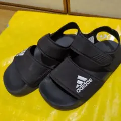 adidas 黒 サンダル　17センチ
