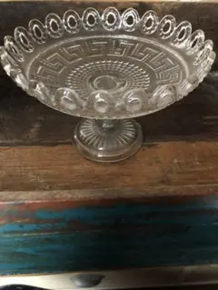 プレスガラス　コンポート プレスガラスコンポート鉢 波形ハート文様グリーンガラス 昭和