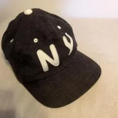 NYロゴ　ダークグレーキャップ　 BASIQUENTI