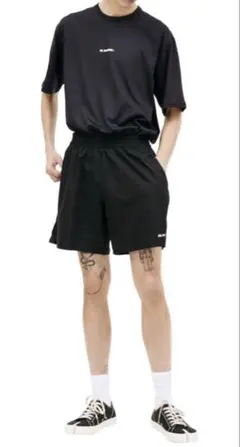 新品タグ付 JIL SANDER+ ブラック ショートパンツ L水着のサムネイル