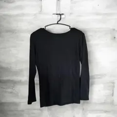 ブラック長袖トップス