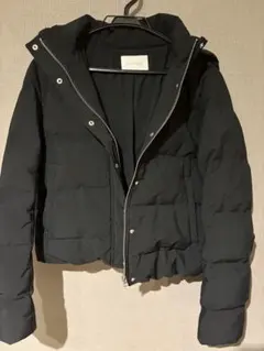 ブラックダウンジャケット フード付き