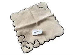 新品タグ付き　FURLA フルラ　ハート型 タオル　ハンカチ　ベージュ