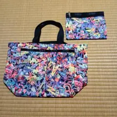 LeSportsac　カラフルな文字デザイン ミニバッグとポーチセット