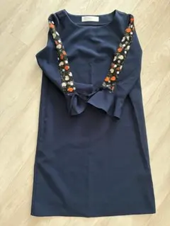 tocco closet ネイビー 花柄袖 ワンピース　セレモニーのサムネイル